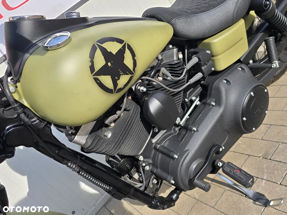 Harley-Davidson Dyna Street Bob - 12