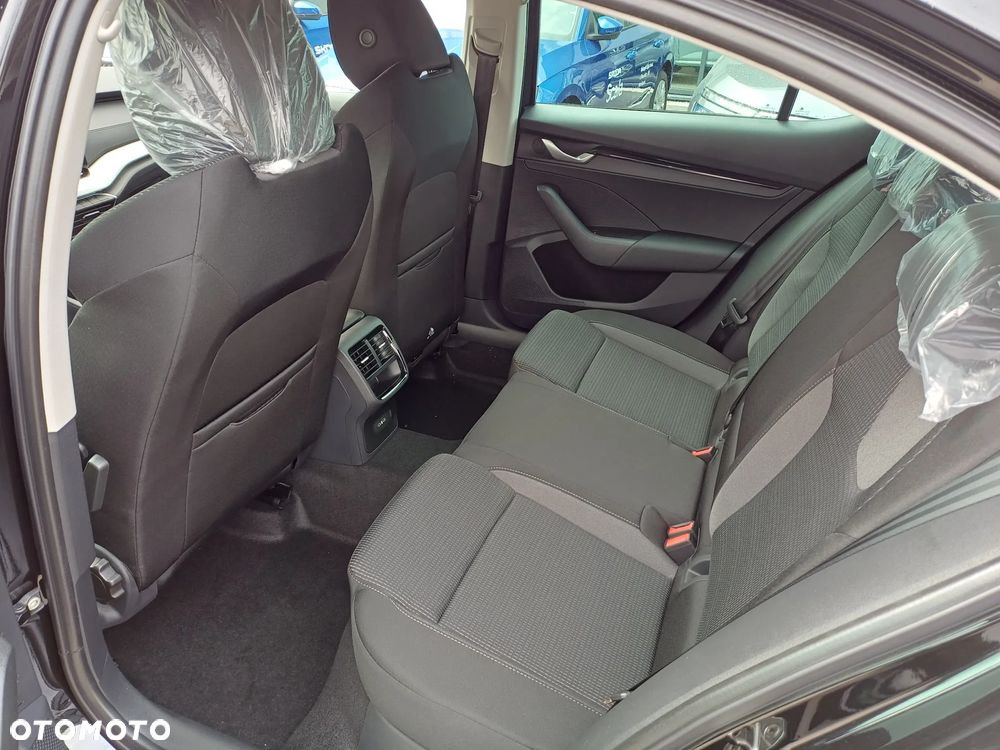 Skoda Octavia 1.5 TSI mHEV Drive Selection DSG - 23