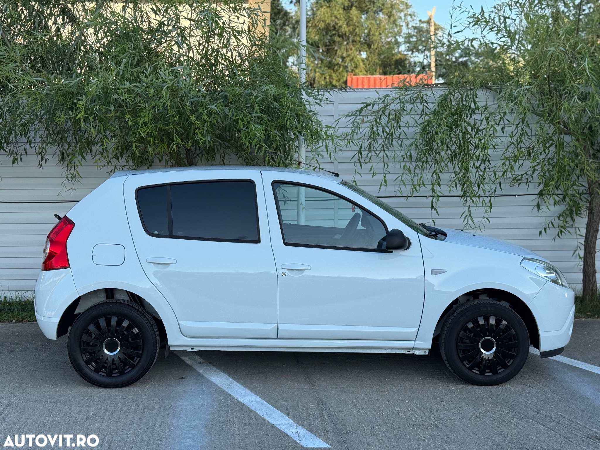 Dacia Sandero 1.2 16V 75 Celebration - 12