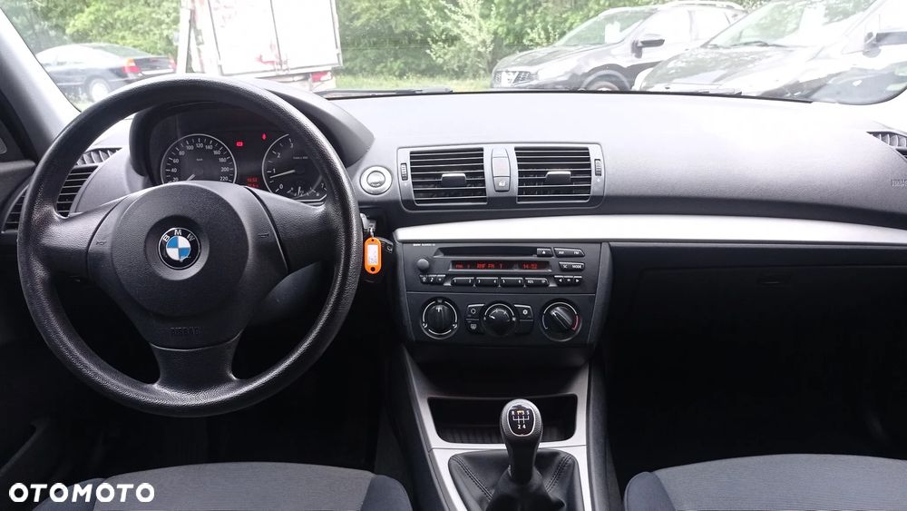 BMW Seria 1 116i - 39