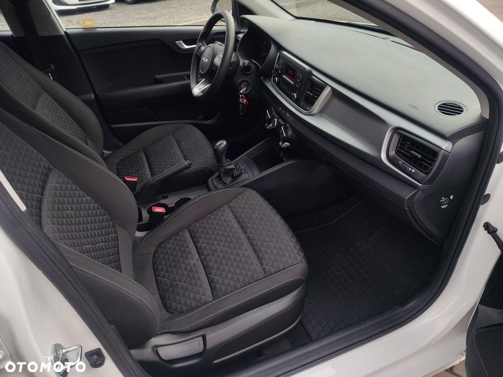 Kia Rio - 27