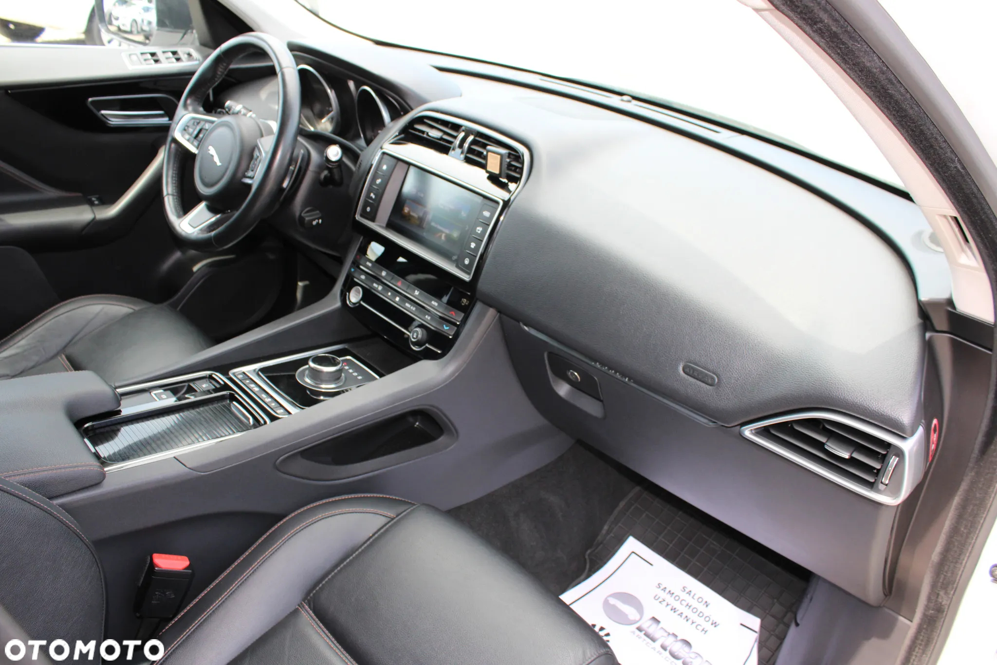 Jaguar F-Pace - 26
