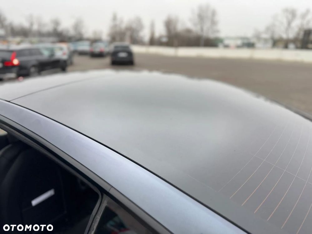 Tesla Model 3 RWD - 32