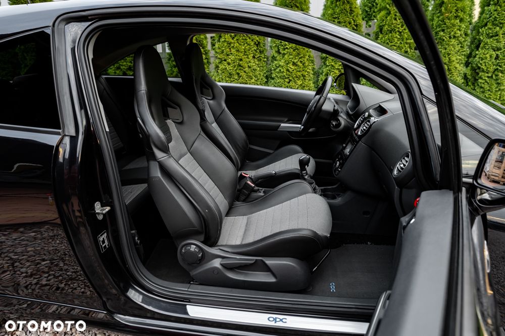 Opel Corsa 1.6T OPC - 29