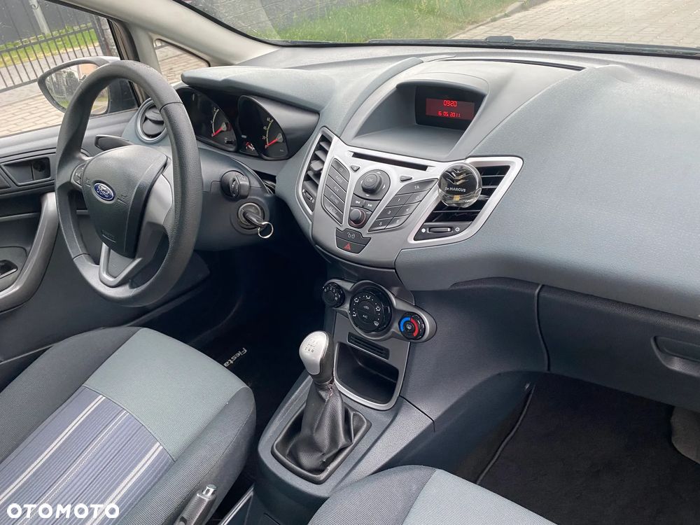 Ford Fiesta 1.25 Champions Edition - 31