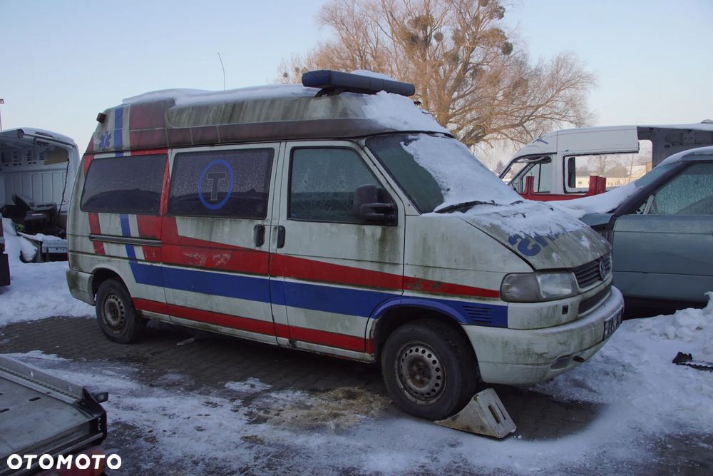 Auto na części - Volkswagen Transporter T4 Lift 2.5 TDI 102 KM ACV DXZ L902 2002R Silnik Skrzynia Drzwi Maska Klapa Błotnik Zderzak Lusterko Lampa Deska Kokpit Sterownik Moduł Czujnik Licznik Panel Kierownica - 2