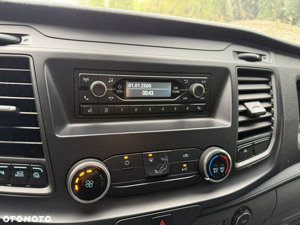 Ford Transit - 13