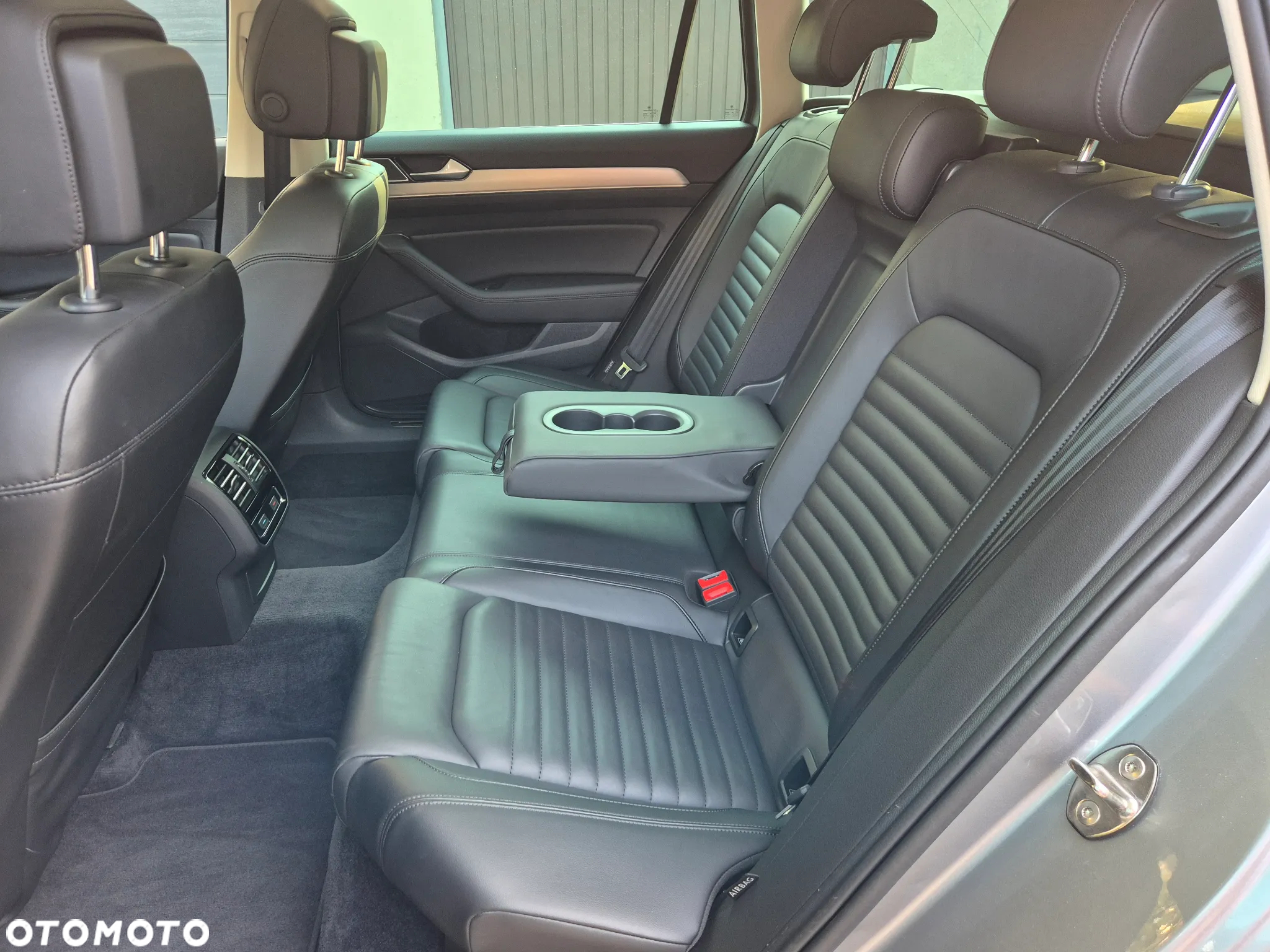 Volkswagen Passat - 16