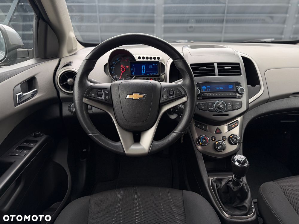 Chevrolet Aveo 1.6 LTZ - 15