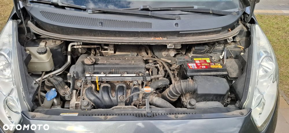 Kia Venga 1.4 M - 11