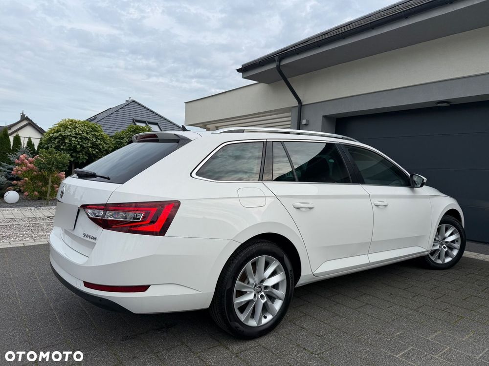 Skoda Superb 2.0 TDI Premium Edition - 12