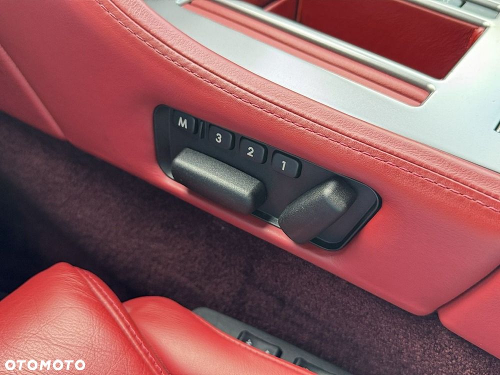 Aston Martin DB9 Touchtronic - 32