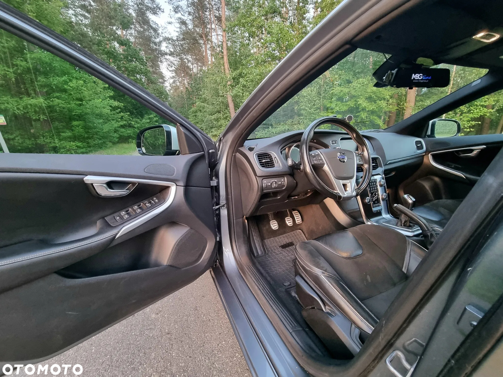 Volvo V40 D2 R-Design - 17