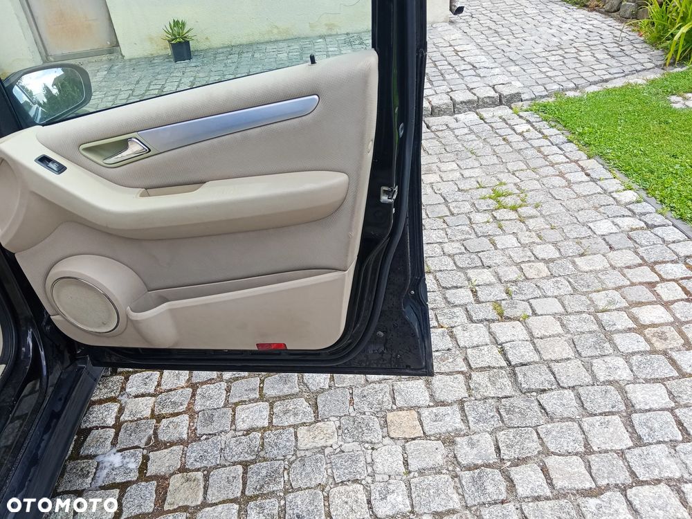 Mercedes-Benz Klasa B 180 CDI - 27