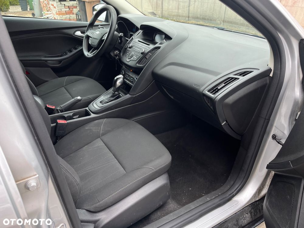 Ford Focus ver-2-0-trend - 21