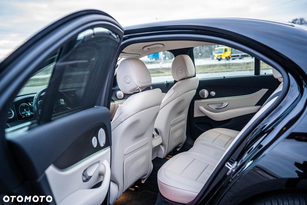 Mercedes-Benz Klasa E 400 d 4Matic 9G-TRONIC Avantgarde - 22