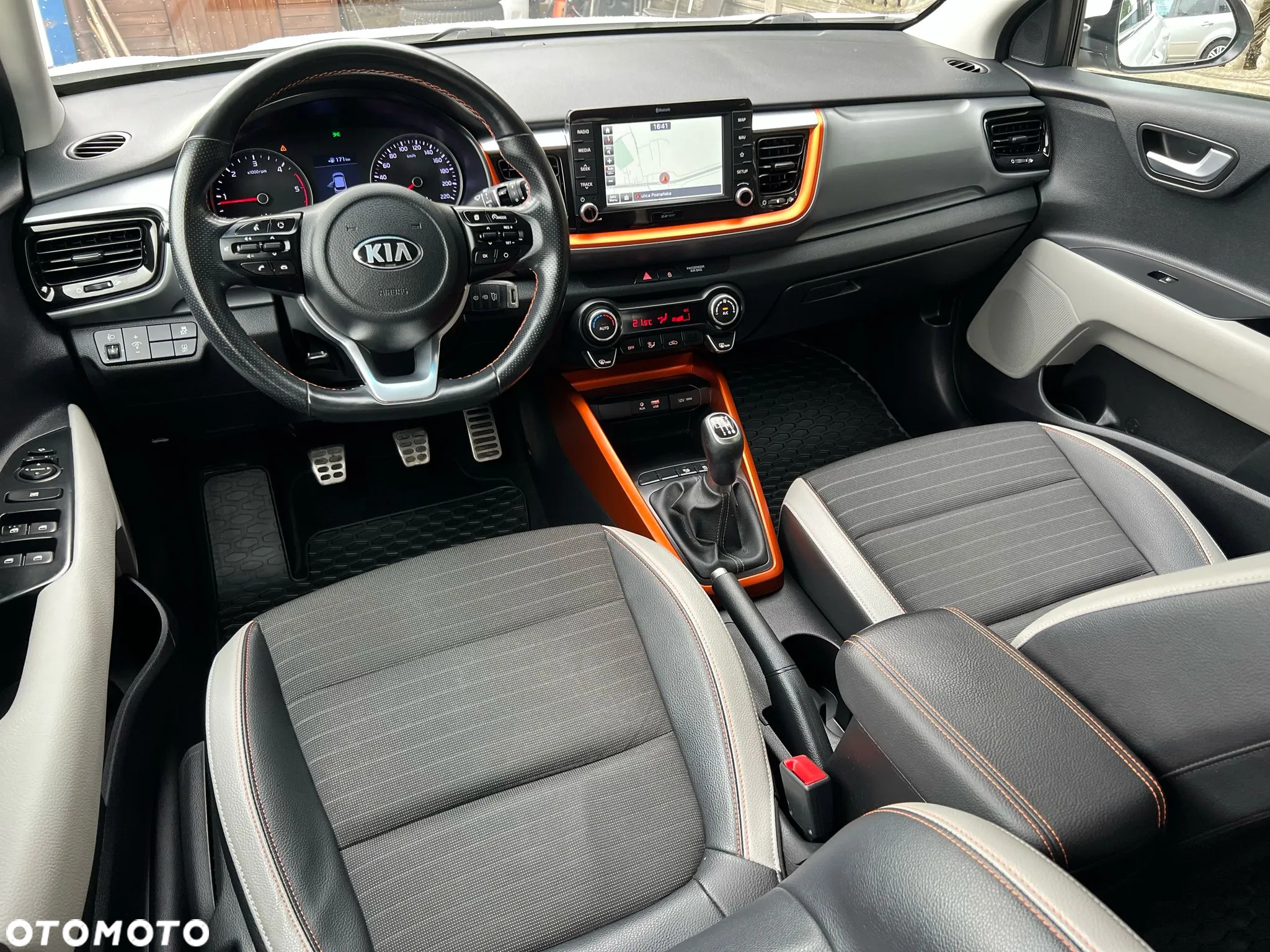 Kia Stonic 1.6 CRDi SCR L - 31
