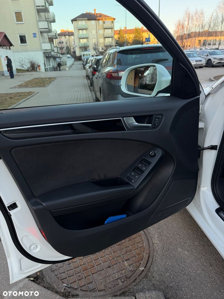 Audi A4 Avant 2.0 TDI - 13