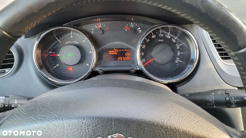 Peugeot 5008 2010 photo 4