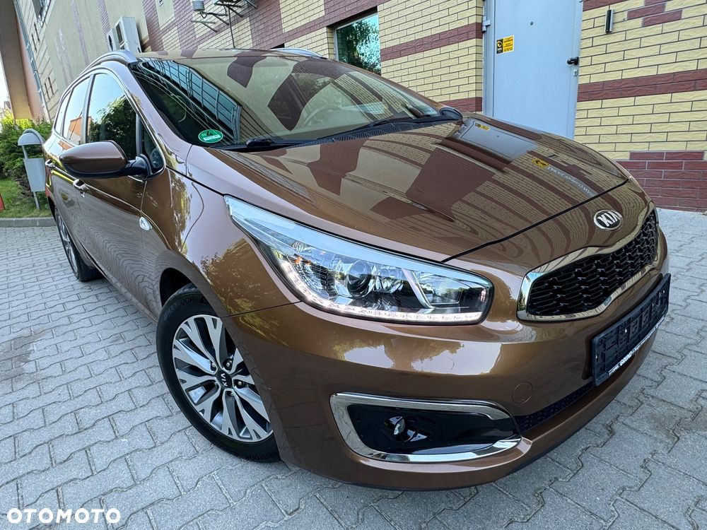 Kia Ceed 1.6 CRDi 136 ISG Dream-Team Edition - 10