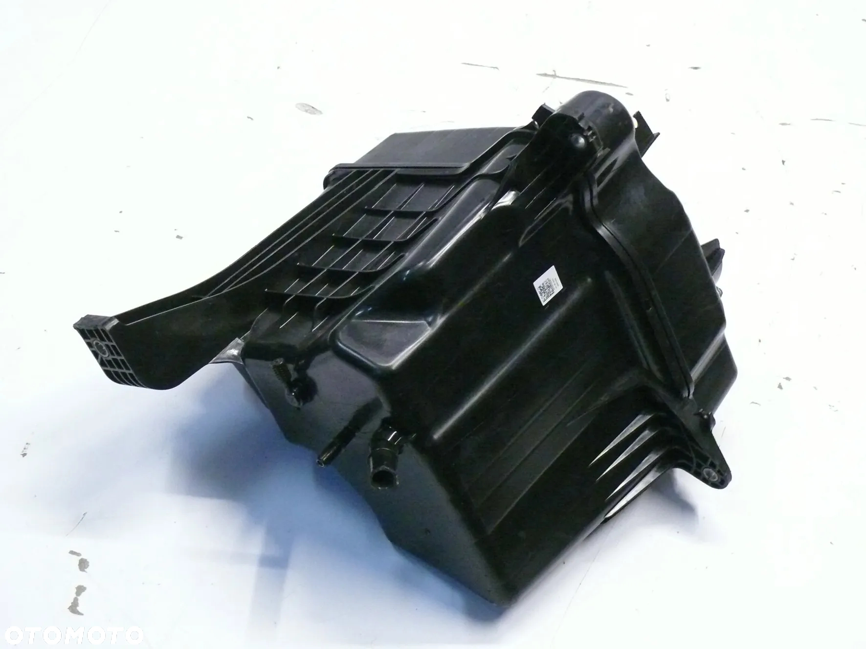 ZBIORNIK ADBLUE POMPA MERCEDES SPRINTER W907 W910 2018 - 4