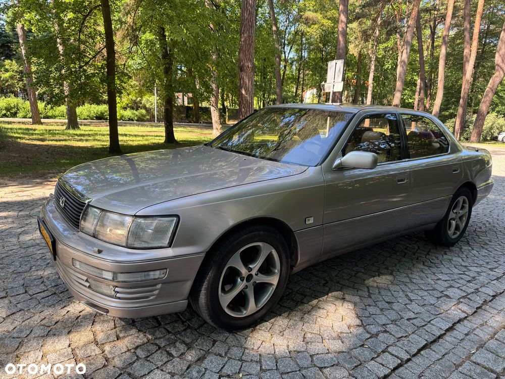 Lexus LS - 1