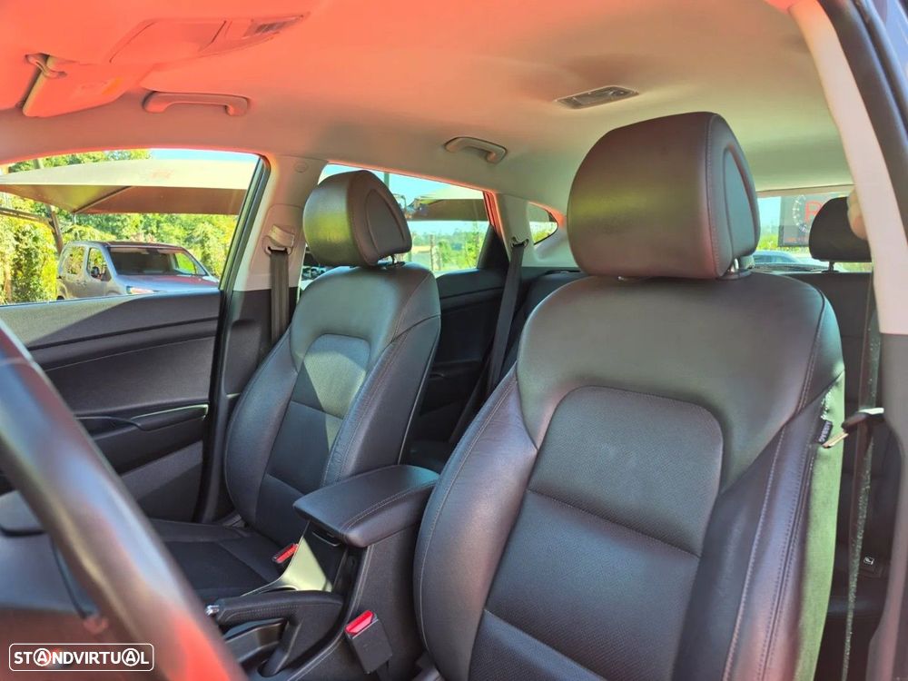 Hyundai Tucson 1.7 CRDi Executive - 7