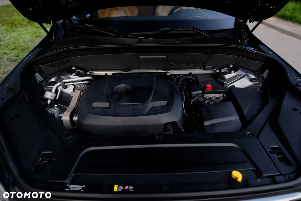 Volvo XC 90 T6 AWD Momentum - 31
