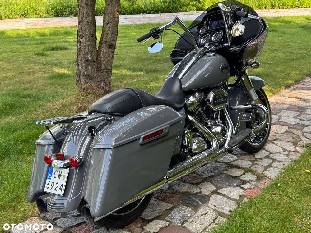 Harley-Davidson Touring Road Glide - 38
