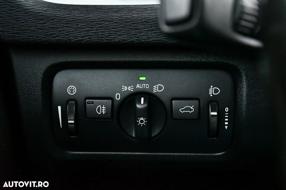 Volvo V40 D2 Momentum - 11