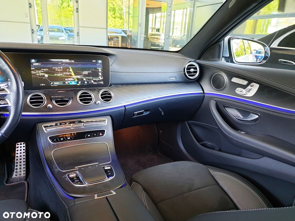 Mercedes-Benz Klasa E 220 d 4-Matic Business Edition - 18