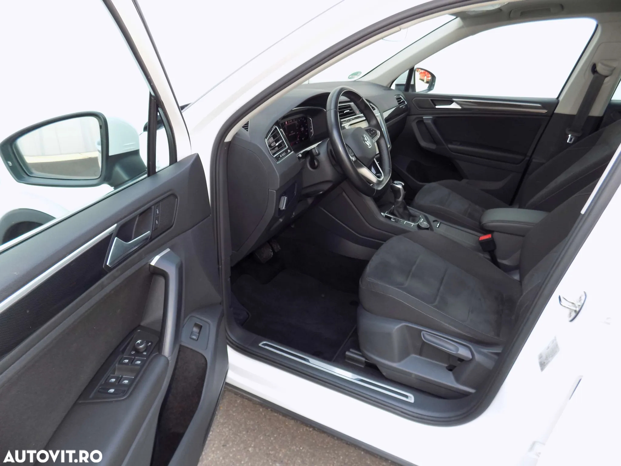 Volkswagen Tiguan 2.0 TDI SCR 4MOTION DSG Elegance - 12