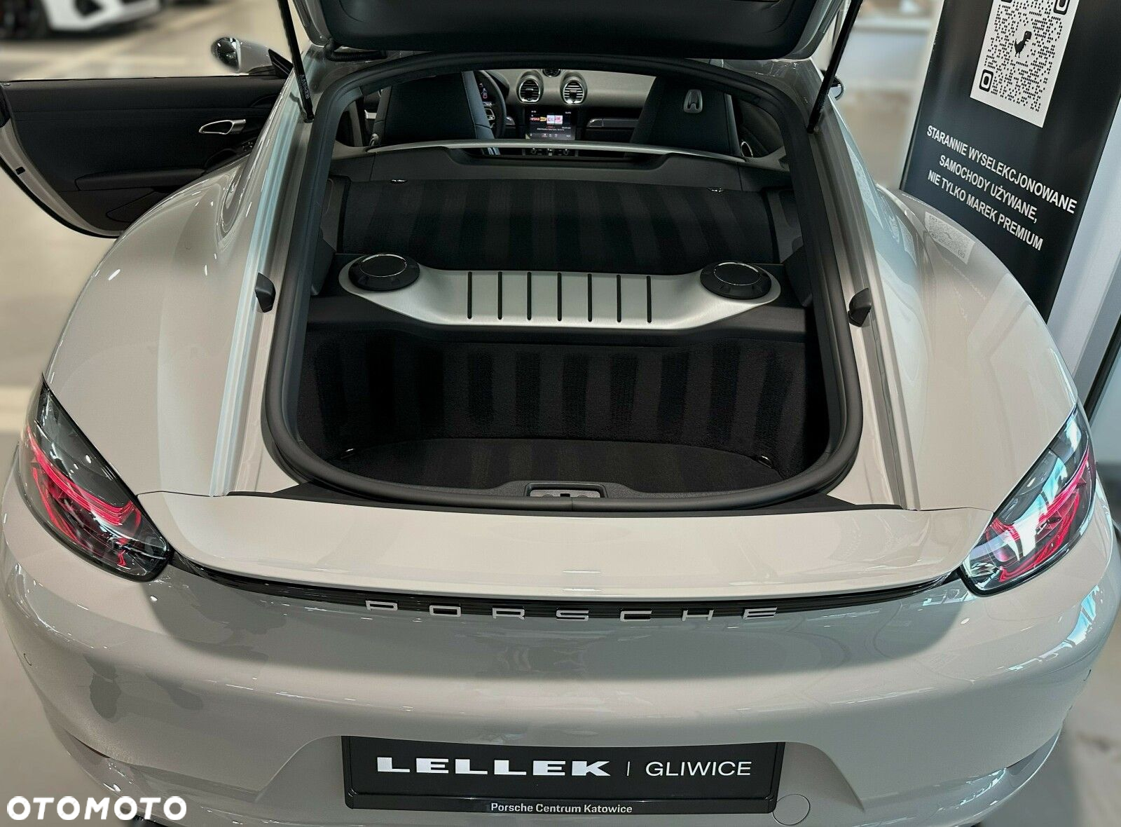 Porsche 718 Cayman - 11