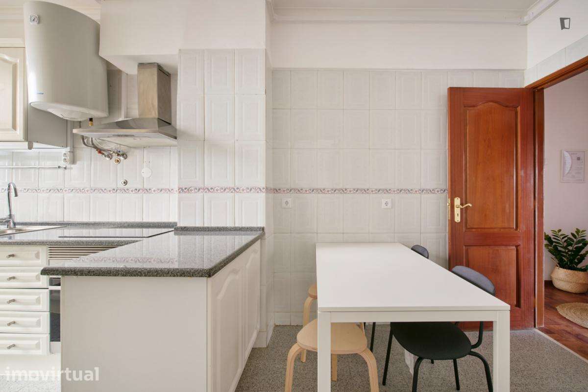 Quarto - localizado em Entrecampos Lisbon - Grande imagem: 3/30