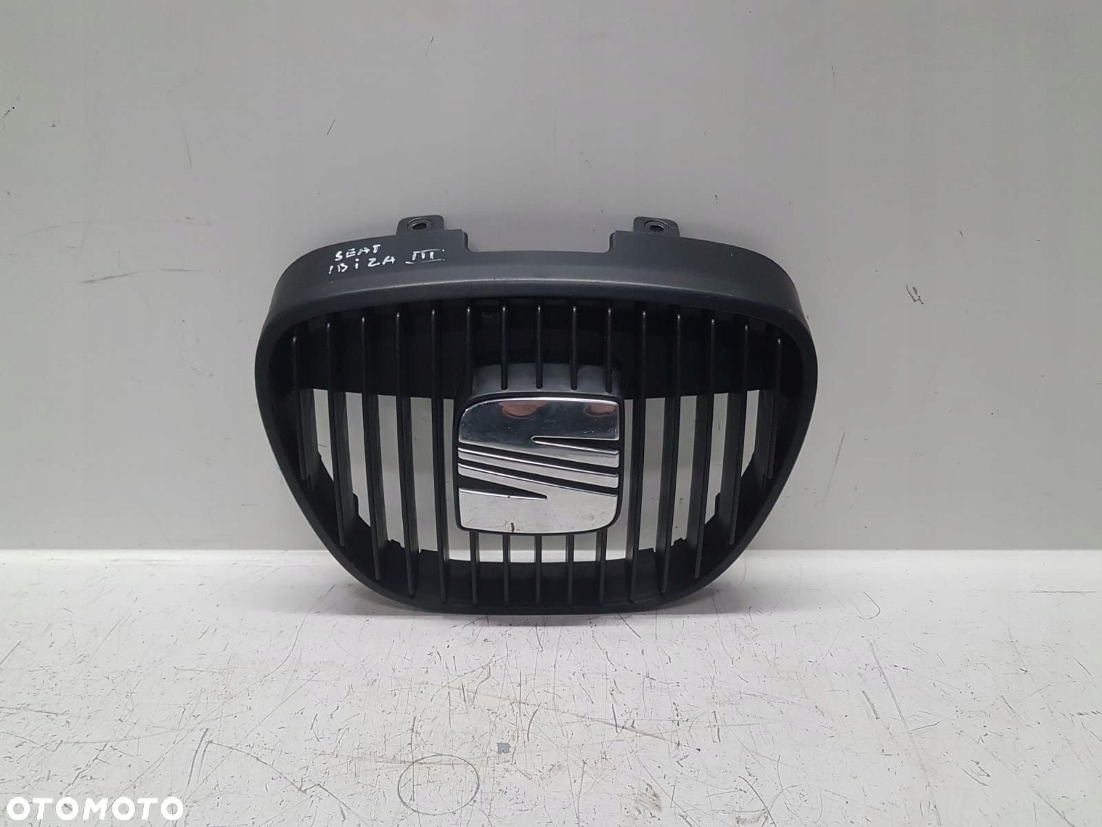 SEAT IBIZA III 02- ATRAPA CHLODNIC GRILL - 1