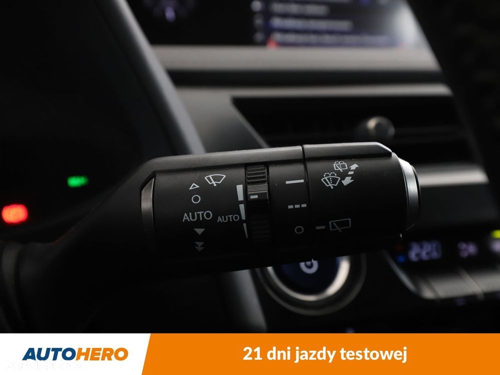 Lexus UX - 29