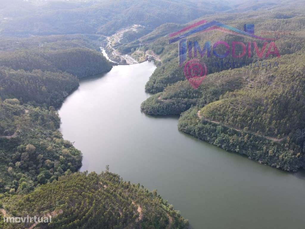 Refúgio off-grid junto ao Rio Zêzere - Grande imagem: 5/59