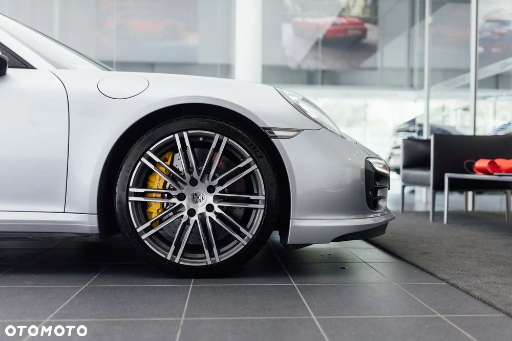 Porsche 911 Turbo S - 17