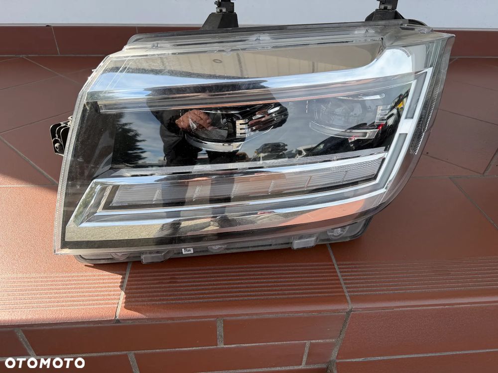 Crafter II MAN 2,0 TDI 17-24r lampa lewa FULL LED - 2