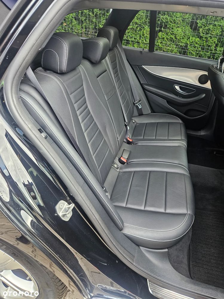 Mercedes-Benz Klasa E 200 4-Matic 9G-TRONIC - 34