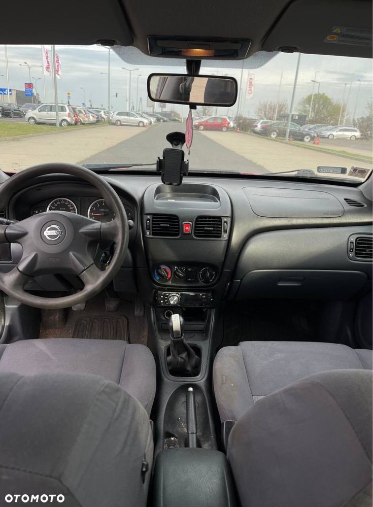 Nissan Almera - 7
