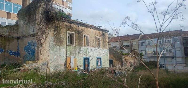 Casa em ruína na Portela de Sintra - Grande imagem: 2/4