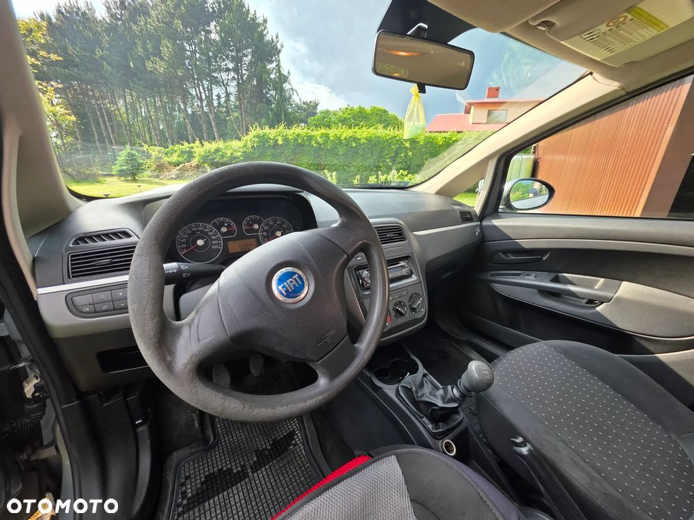 Fiat Grande Punto - 10