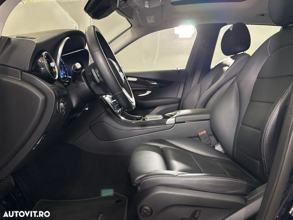 Mercedes-Benz GLC 300 e 4MATIC - 25