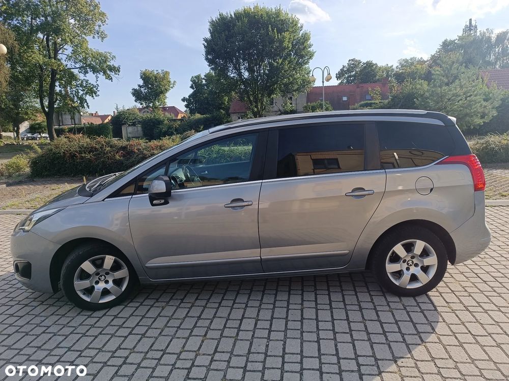 Peugeot 5008 2015