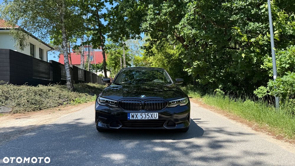 BMW Seria 3 330i Sport Line - 2