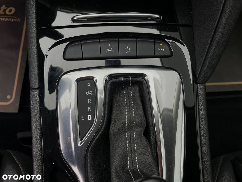 Opel Insignia 1.5 T Exclusive S&S - 30