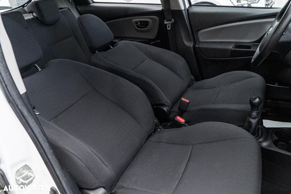 Toyota Yaris 1.0 L Eco - 38