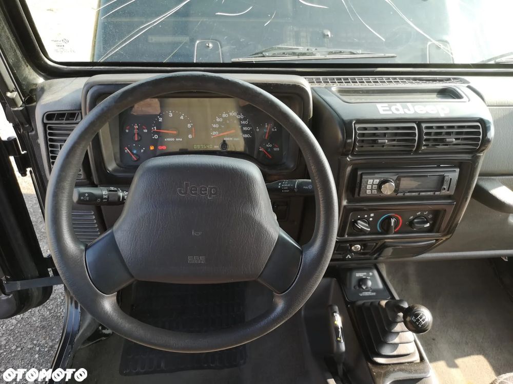 Jeep Wrangler - 27