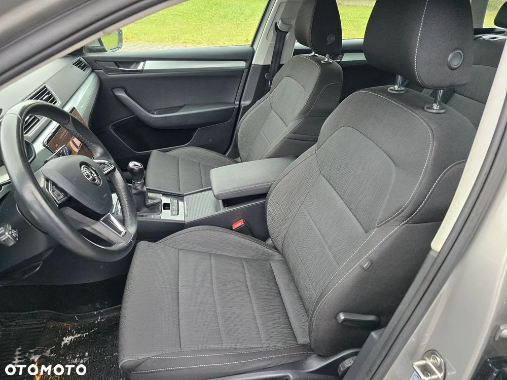 Skoda Superb 2.0 TDI Ambition - 17